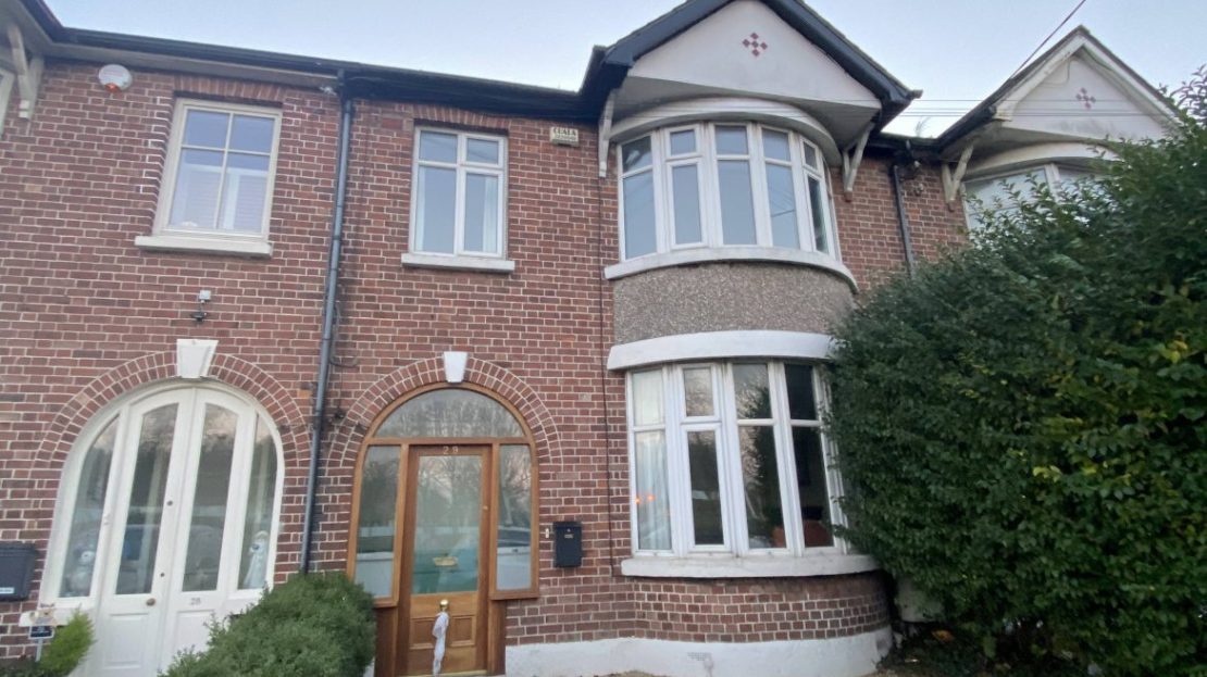 Beautiful 2 Storey Sandymount House with Bay View